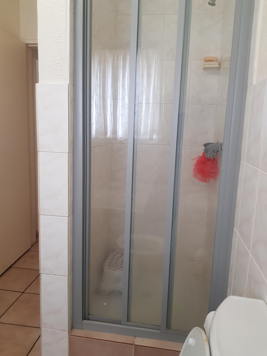 To Let 4 Bedroom Property for Rent in Weltevreden Park Gauteng