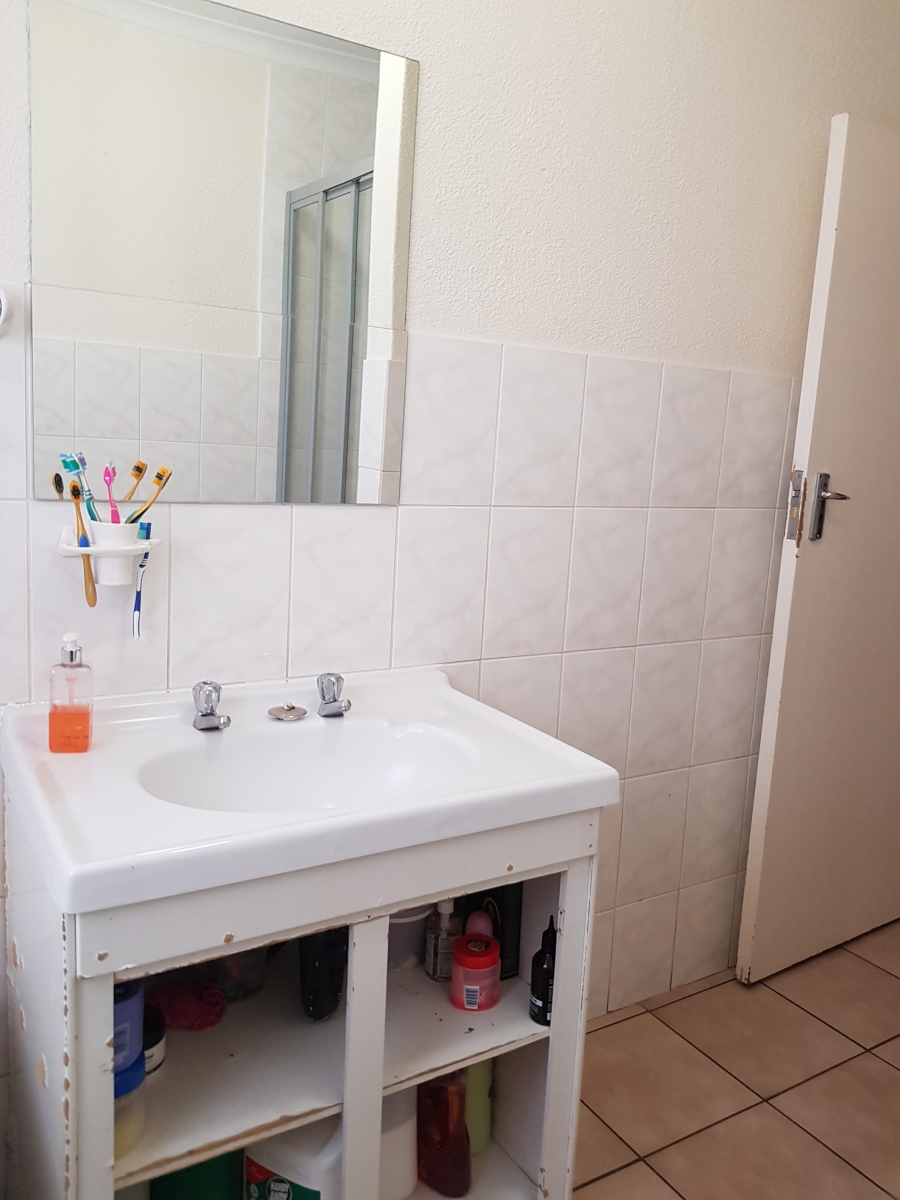 To Let 4 Bedroom Property for Rent in Weltevreden Park Gauteng