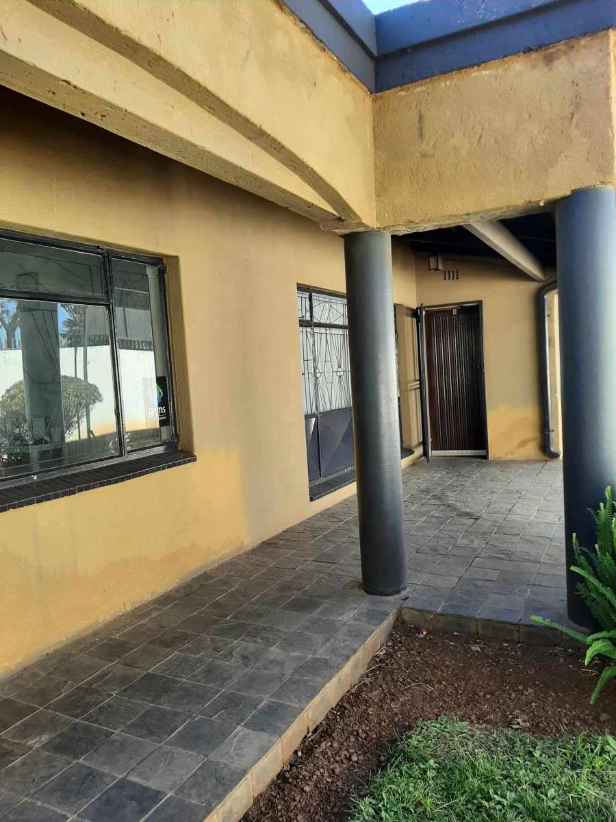 4 Bedroom Property for Sale in Daveyton Gauteng