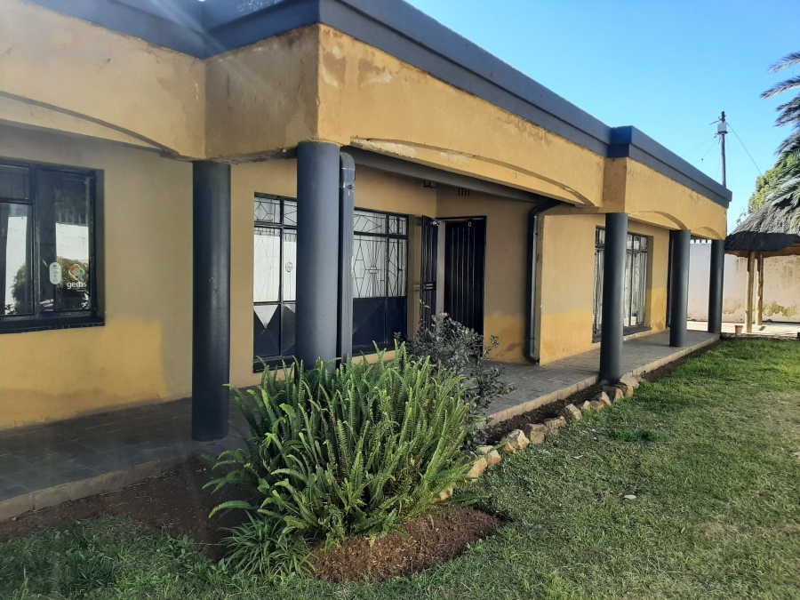4 Bedroom Property for Sale in Daveyton Gauteng