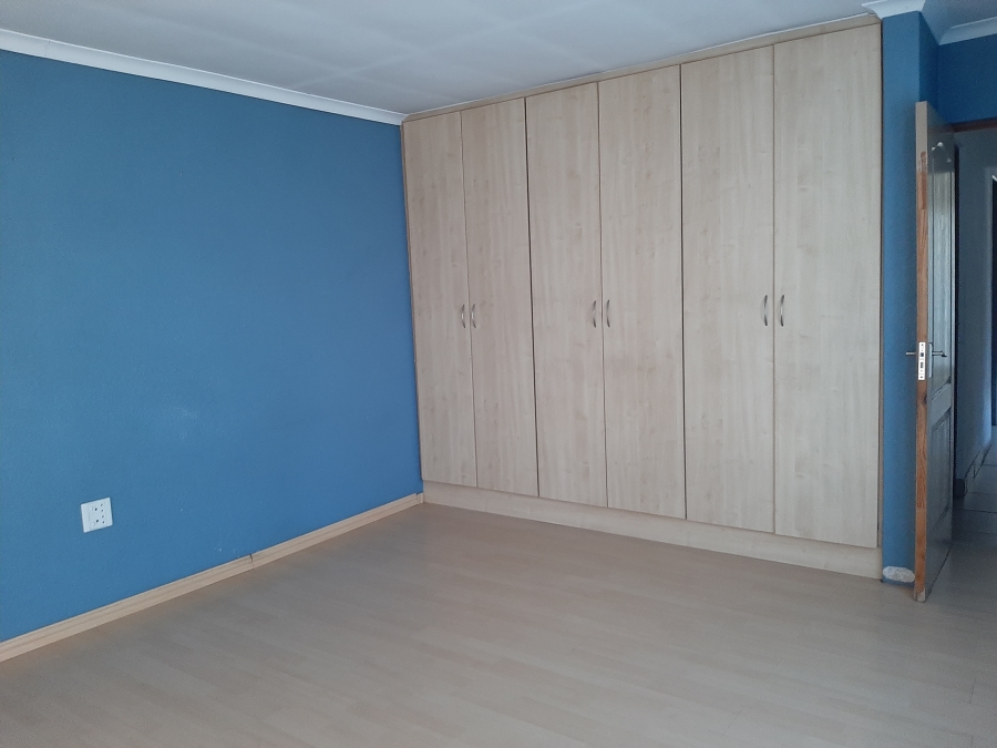 4 Bedroom Property for Sale in Daveyton Gauteng