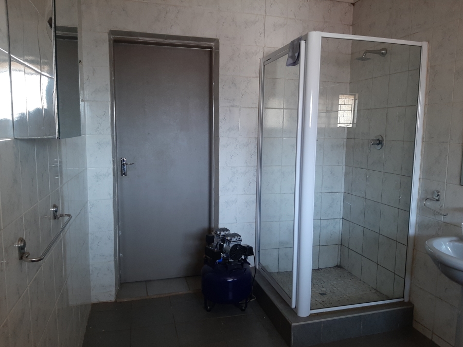 4 Bedroom Property for Sale in Daveyton Gauteng