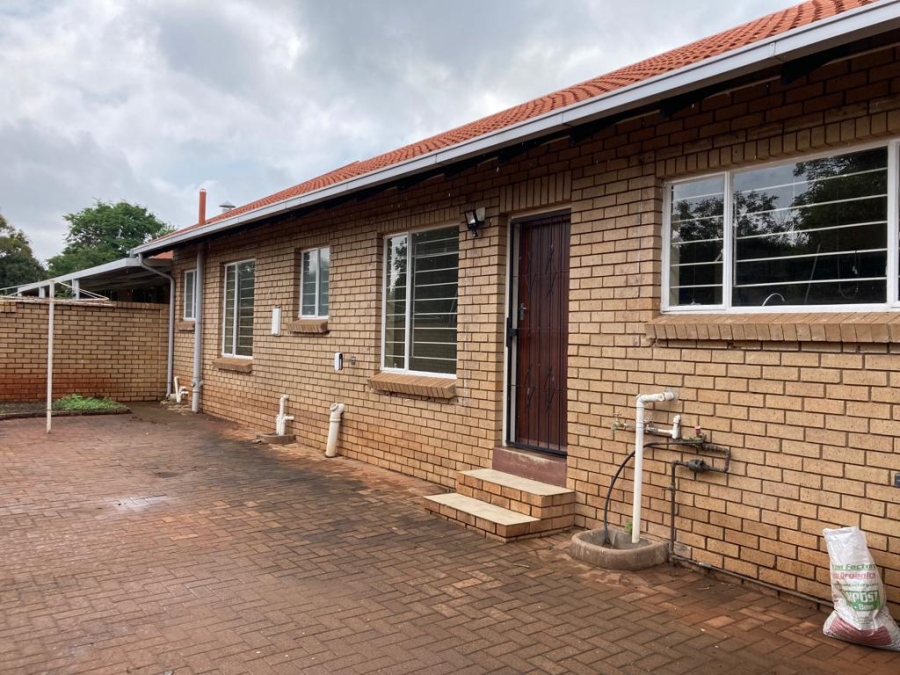 To Let 3 Bedroom Property for Rent in La Montagne Gauteng