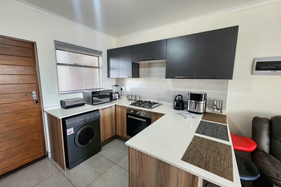 To Let 1 Bedroom Property for Rent in Louwlardia Gauteng