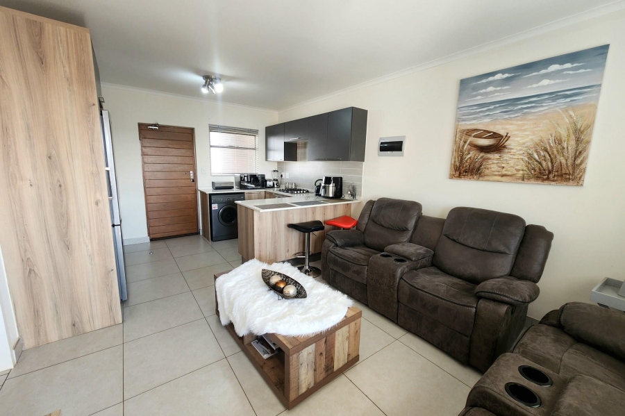 To Let 1 Bedroom Property for Rent in Louwlardia Gauteng