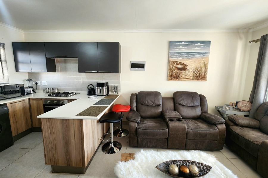 To Let 1 Bedroom Property for Rent in Louwlardia Gauteng