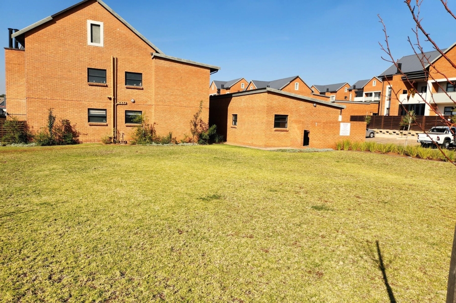 To Let 1 Bedroom Property for Rent in Louwlardia Gauteng