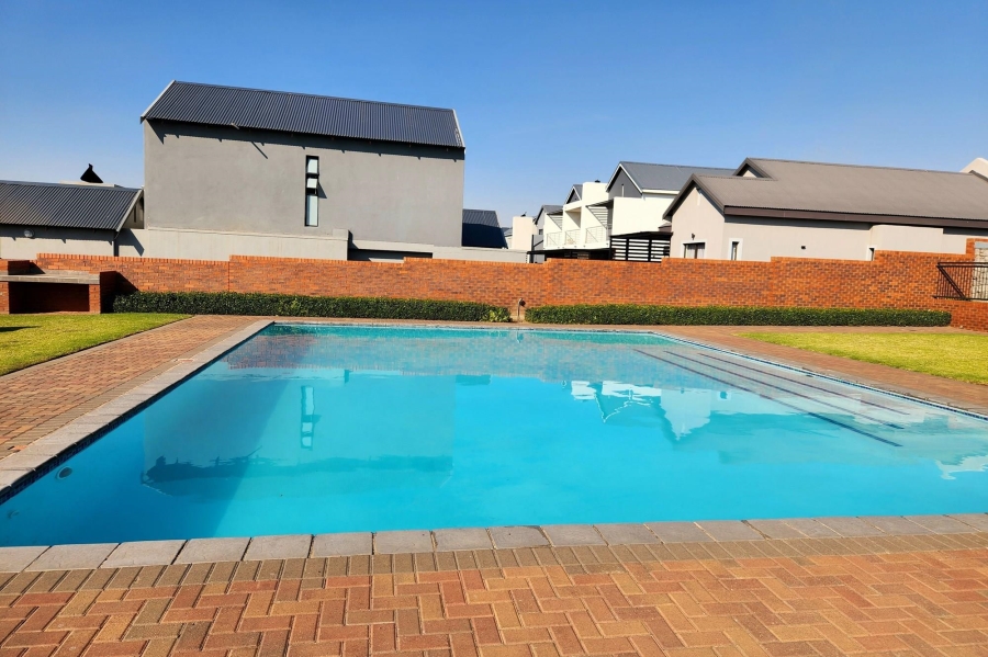 To Let 1 Bedroom Property for Rent in Louwlardia Gauteng