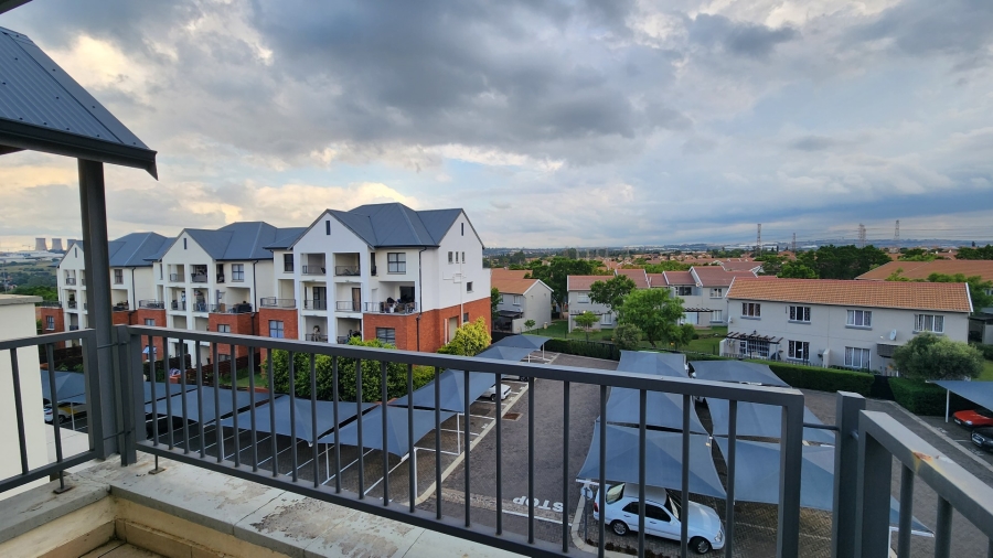 To Let 2 Bedroom Property for Rent in Greenstone Hill Gauteng