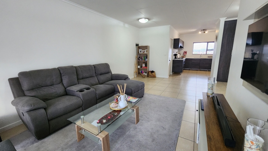 To Let 2 Bedroom Property for Rent in Greenstone Hill Gauteng