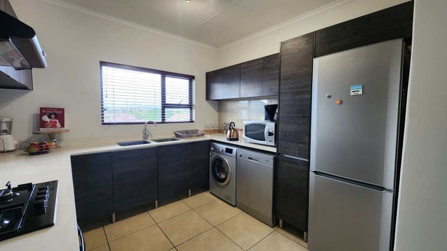 To Let 2 Bedroom Property for Rent in Greenstone Hill Gauteng