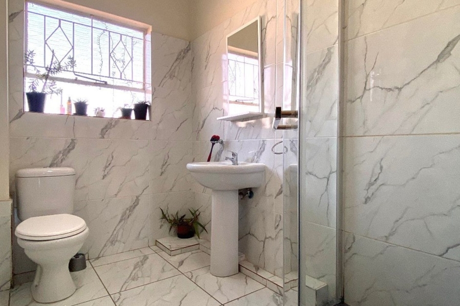 2 Bedroom Property for Sale in Windsor Gauteng
