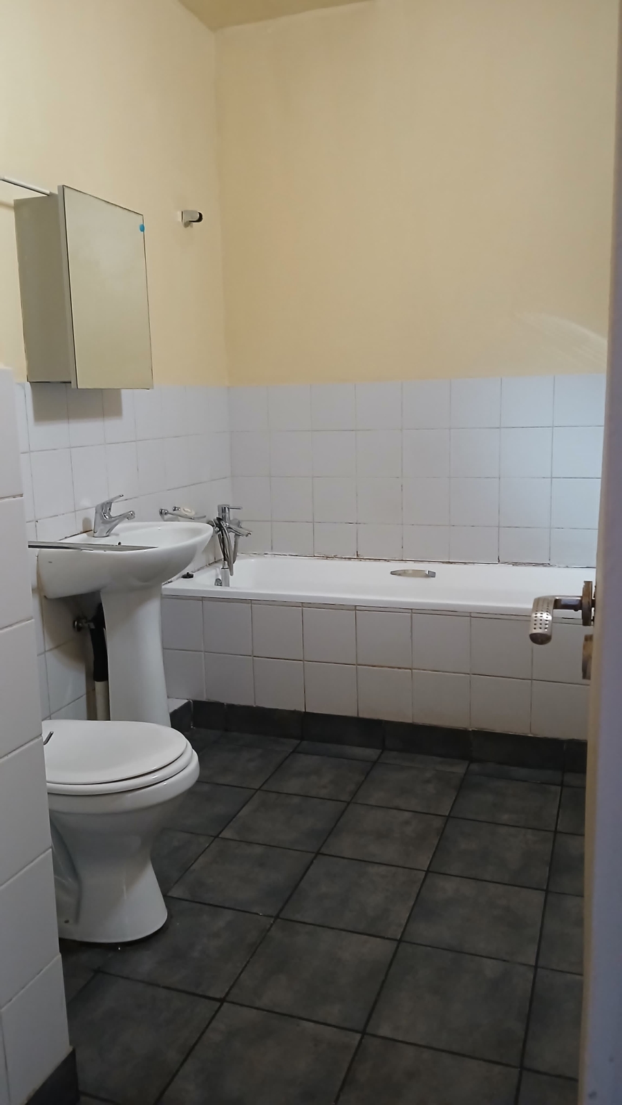 1 Bedroom Property for Sale in Richmond Gauteng