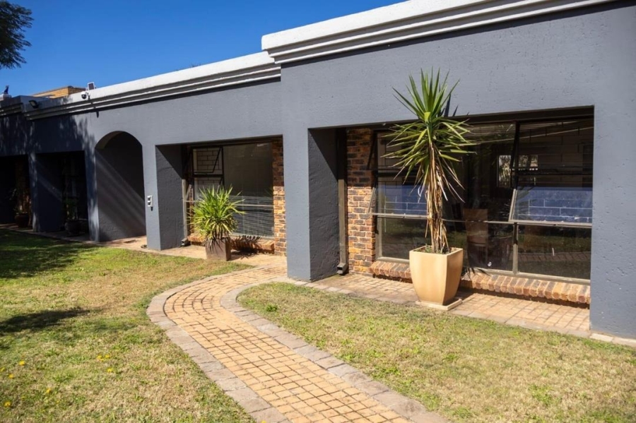 3 Bedroom Property for Sale in Sunward Park Gauteng