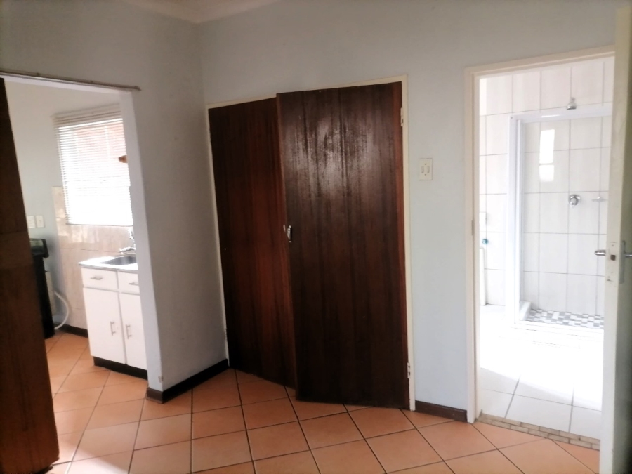 1 Bedroom Property for Sale in Zwartkop Gauteng