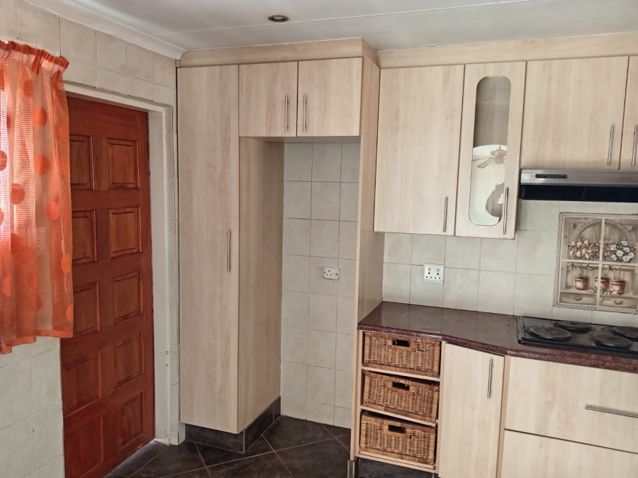 To Let 3 Bedroom Property for Rent in Heuweloord Gauteng