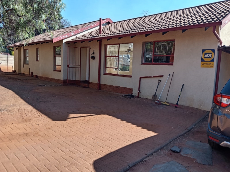 To Let 3 Bedroom Property for Rent in Heuweloord Gauteng