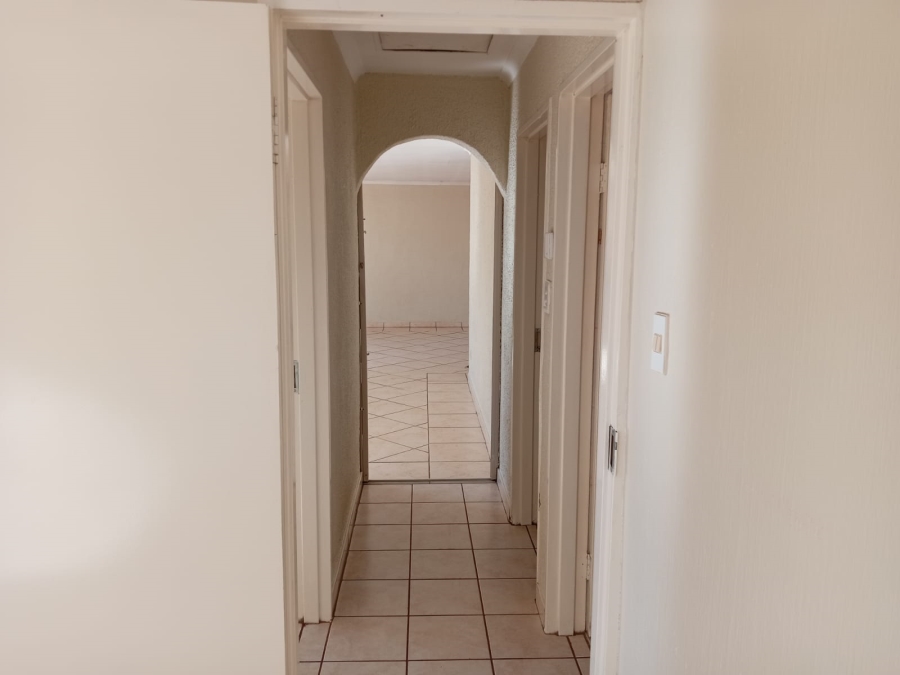 To Let 3 Bedroom Property for Rent in Heuweloord Gauteng