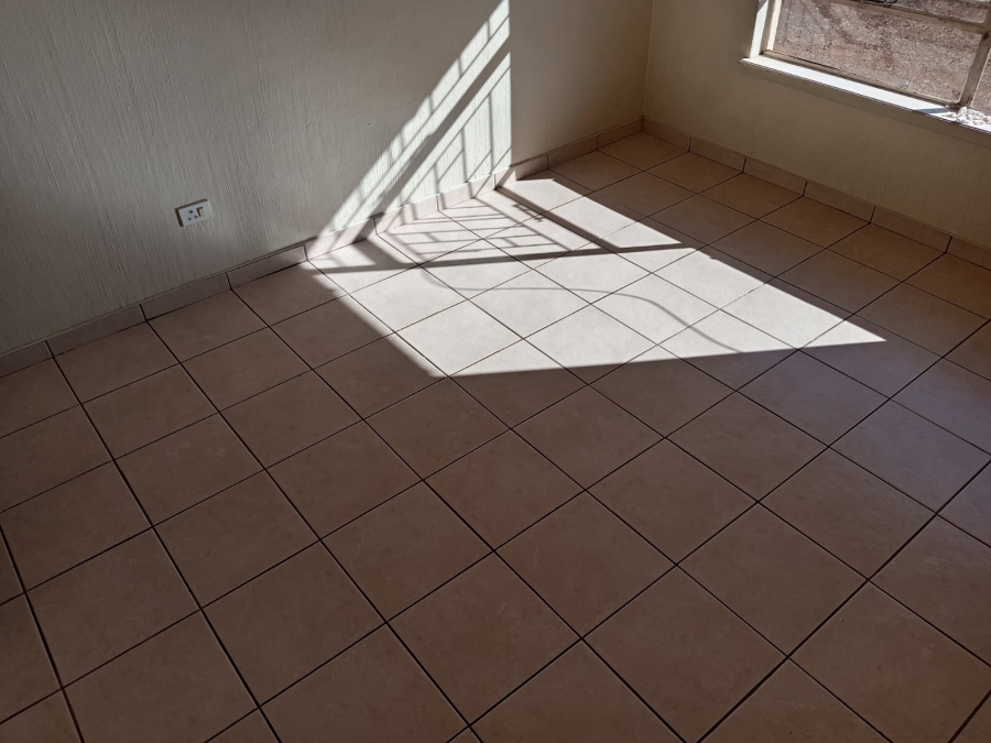 To Let 3 Bedroom Property for Rent in Heuweloord Gauteng