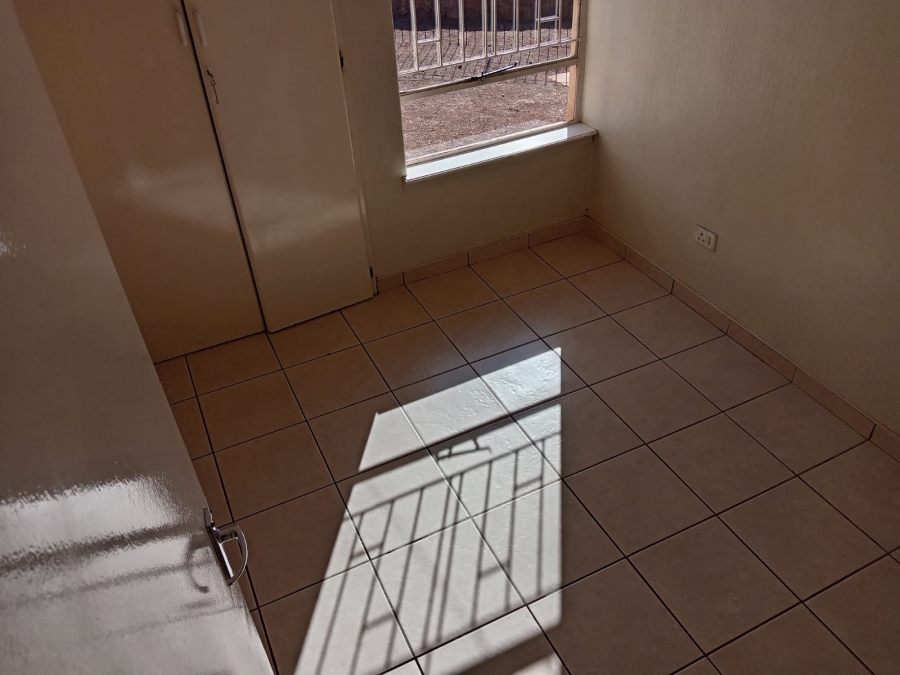To Let 3 Bedroom Property for Rent in Heuweloord Gauteng