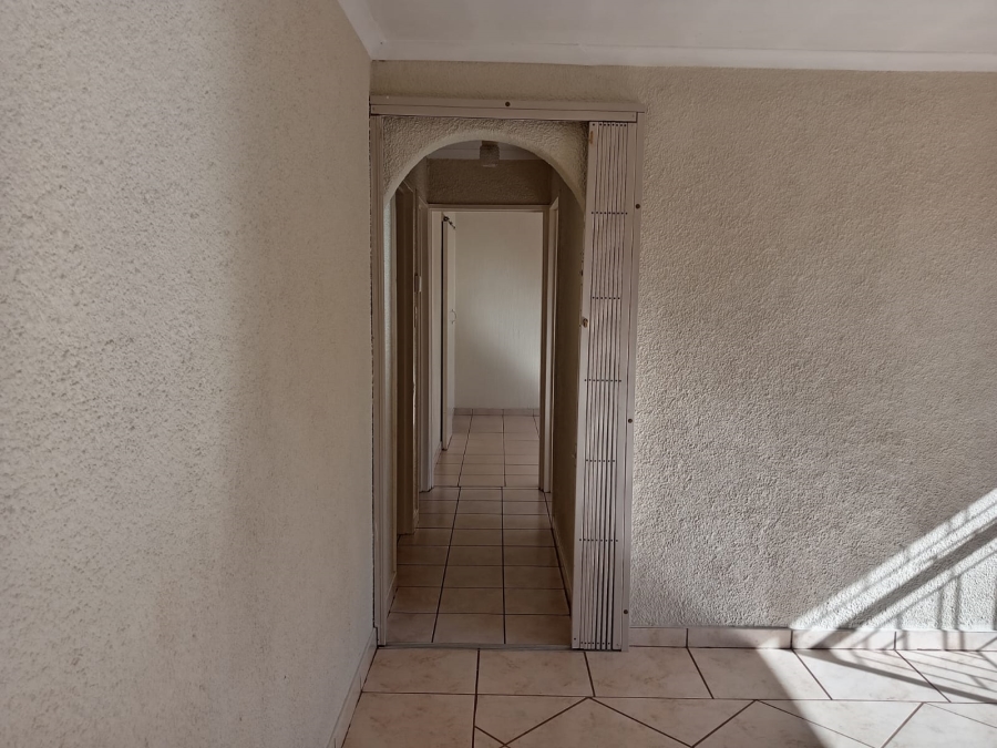 To Let 3 Bedroom Property for Rent in Heuweloord Gauteng