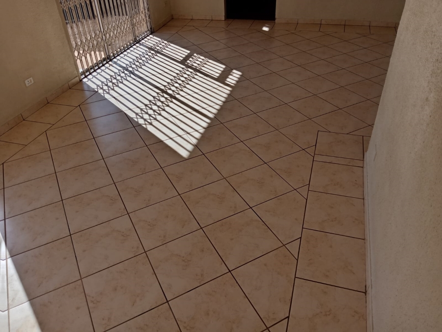 To Let 3 Bedroom Property for Rent in Heuweloord Gauteng