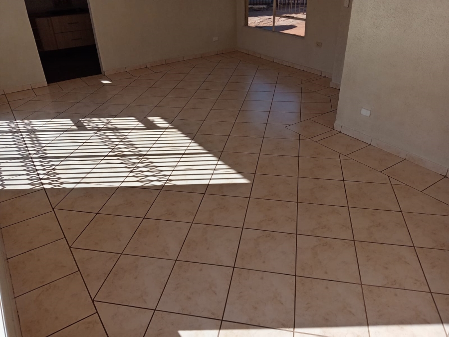 To Let 3 Bedroom Property for Rent in Heuweloord Gauteng