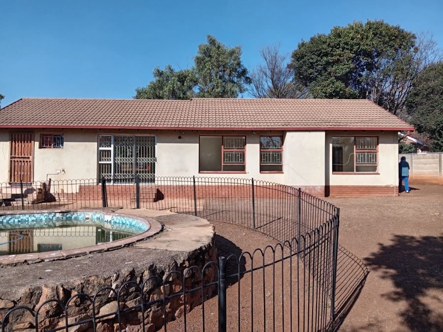 To Let 3 Bedroom Property for Rent in Heuweloord Gauteng