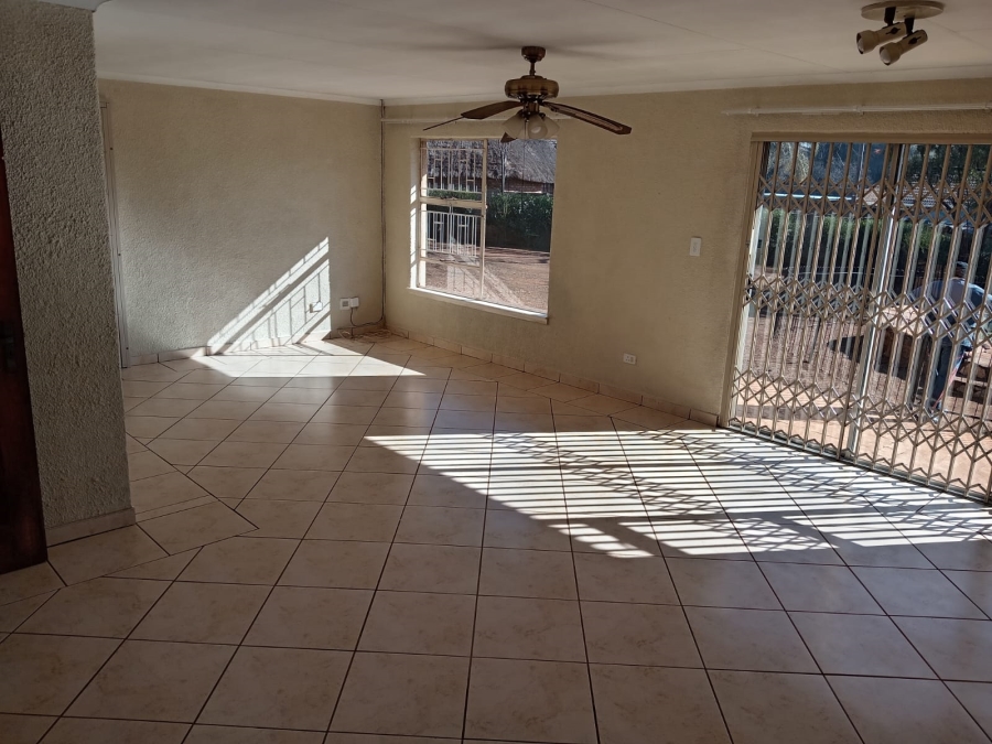 To Let 3 Bedroom Property for Rent in Heuweloord Gauteng