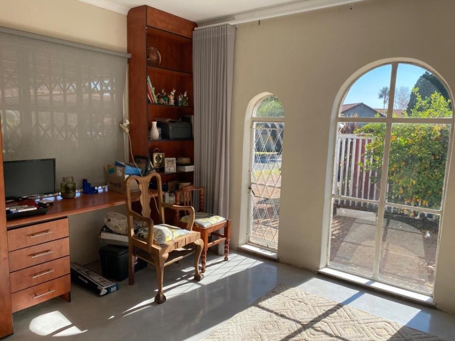 3 Bedroom Property for Sale in Brackendowns Gauteng
