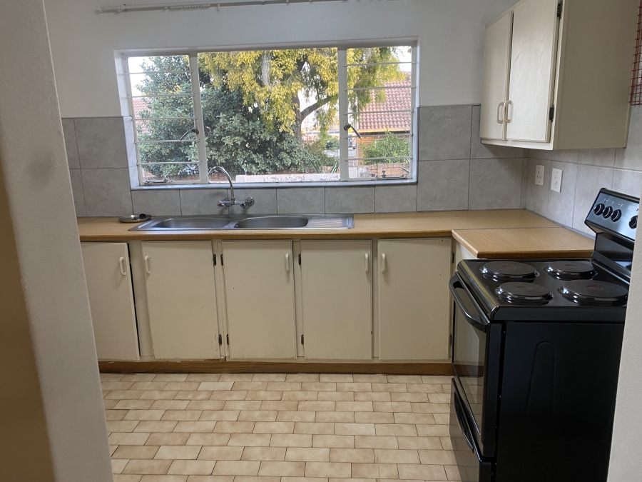 To Let 2 Bedroom Property for Rent in La Montagne Gauteng