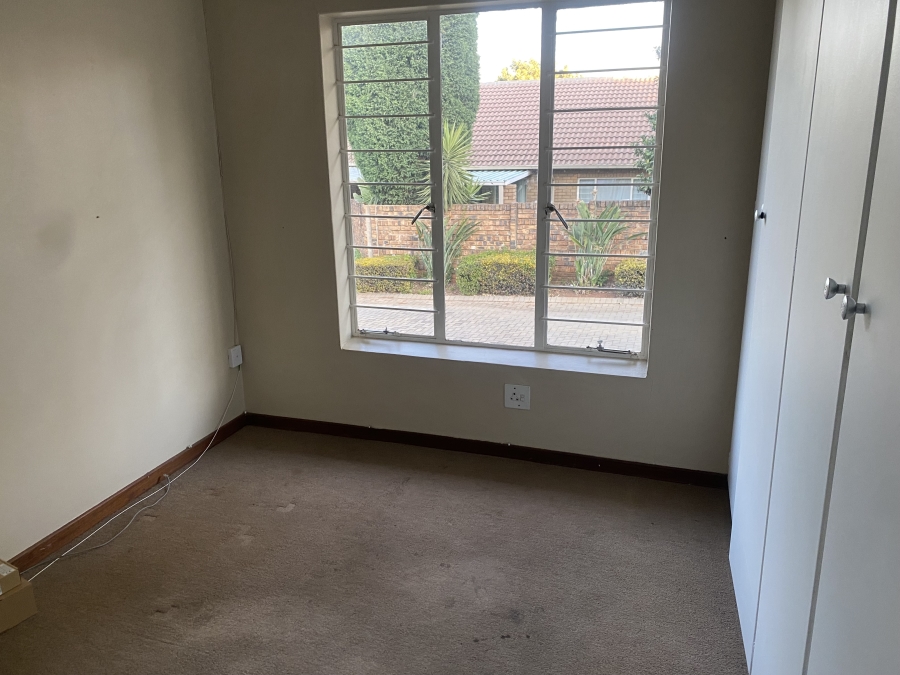 To Let 2 Bedroom Property for Rent in La Montagne Gauteng
