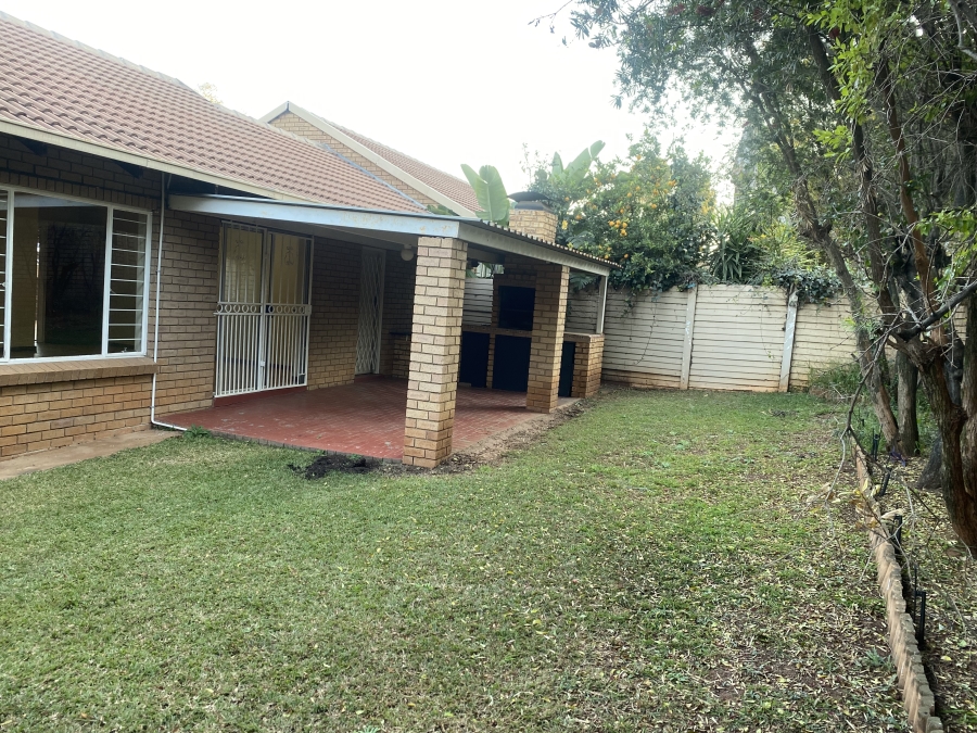 To Let 2 Bedroom Property for Rent in La Montagne Gauteng