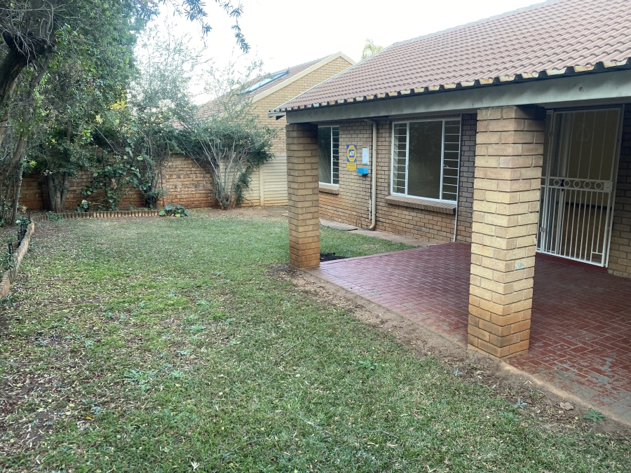 To Let 2 Bedroom Property for Rent in La Montagne Gauteng