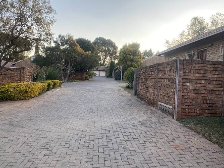To Let 2 Bedroom Property for Rent in La Montagne Gauteng