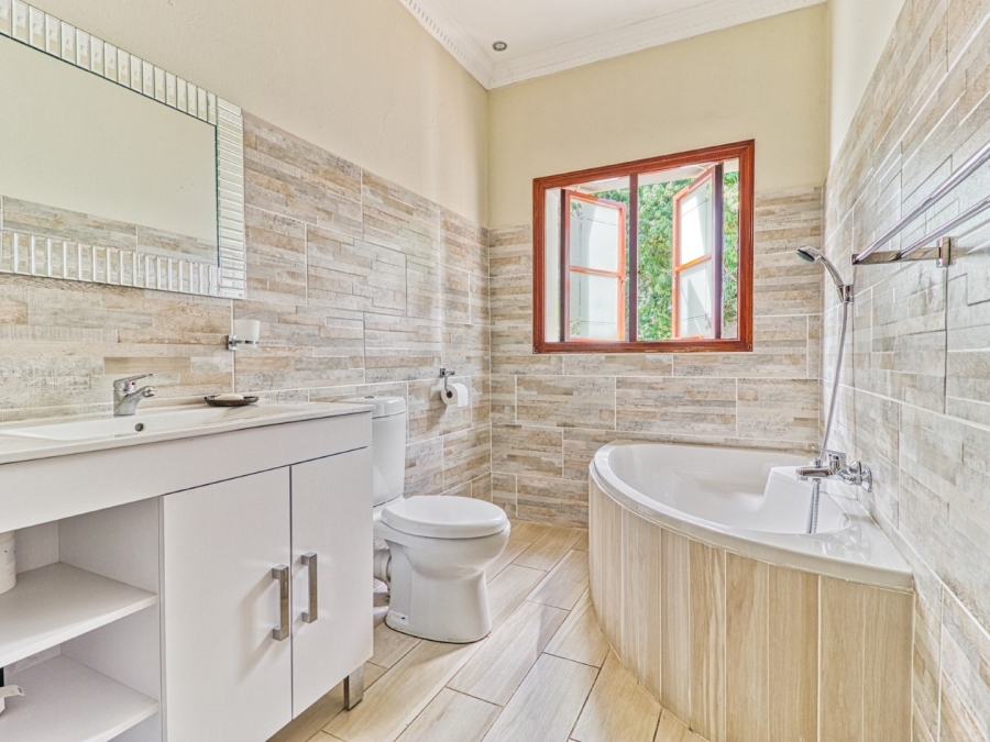 To Let 5 Bedroom Property for Rent in Dainfern Golf Estate Gauteng