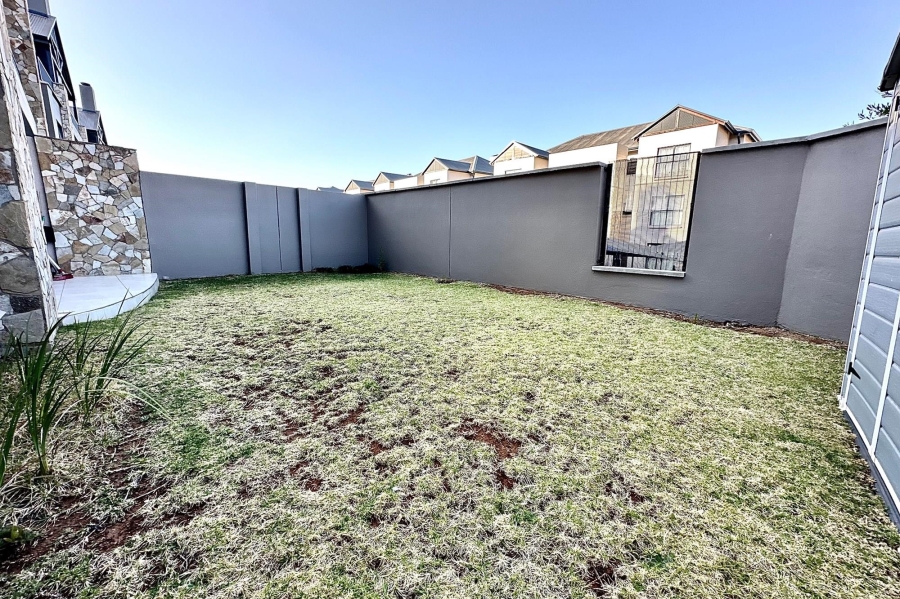To Let 3 Bedroom Property for Rent in The Polofields Gauteng