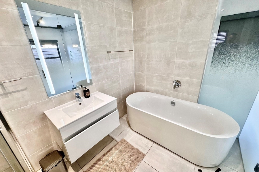 To Let 3 Bedroom Property for Rent in The Polofields Gauteng