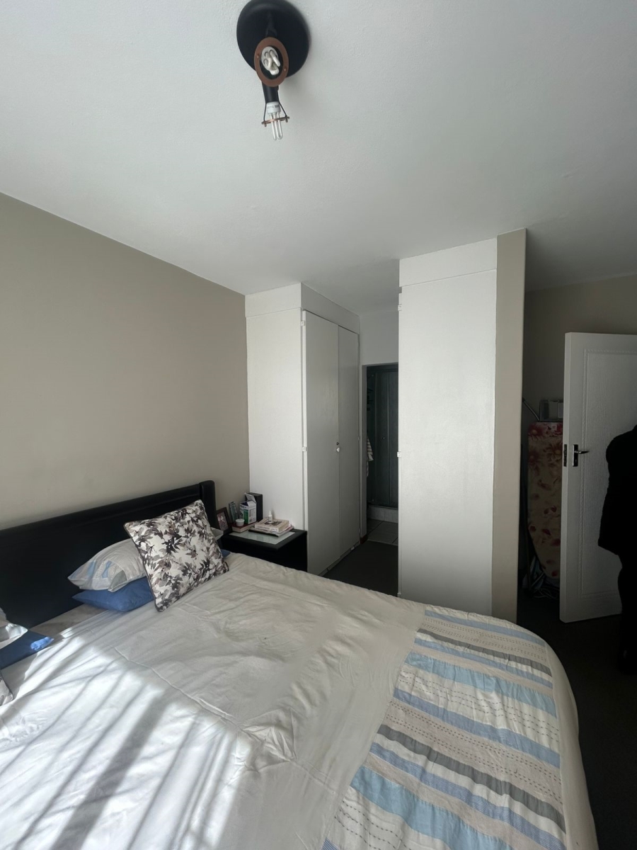 2 Bedroom Property for Sale in Die Hoewes Gauteng