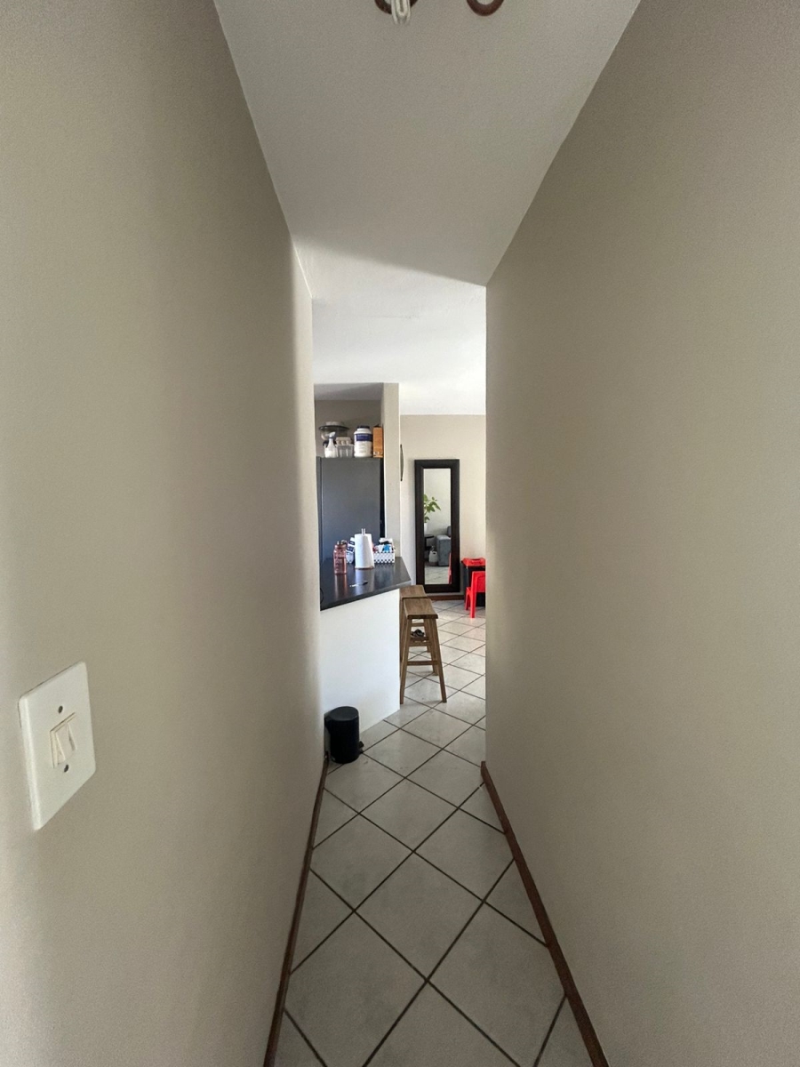 2 Bedroom Property for Sale in Die Hoewes Gauteng