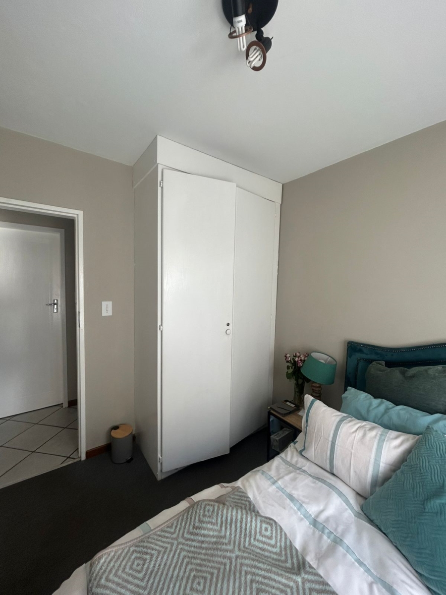 2 Bedroom Property for Sale in Die Hoewes Gauteng