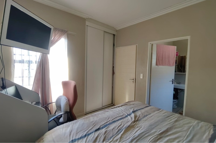 To Let 3 Bedroom Property for Rent in South Hills Gauteng