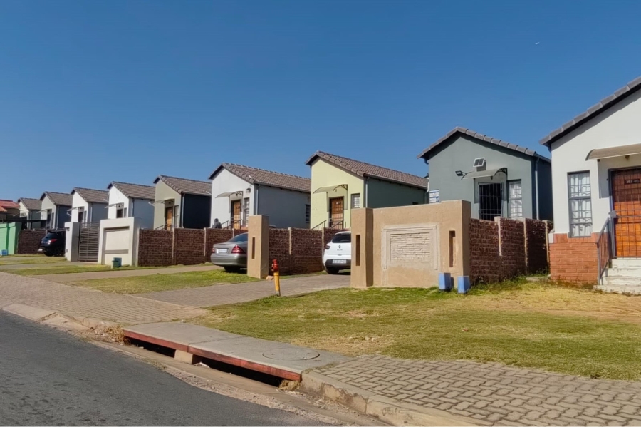 To Let 3 Bedroom Property for Rent in South Hills Gauteng
