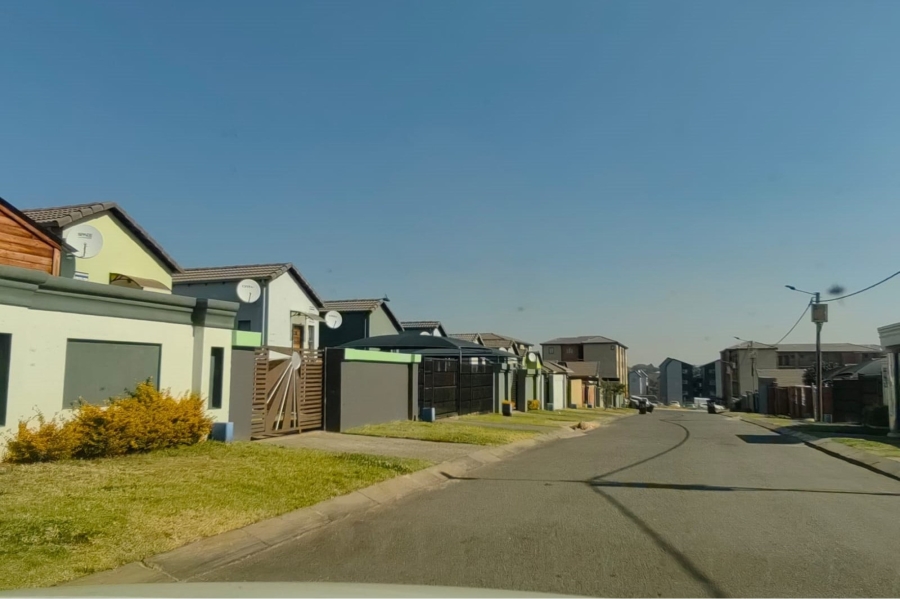 To Let 3 Bedroom Property for Rent in South Hills Gauteng