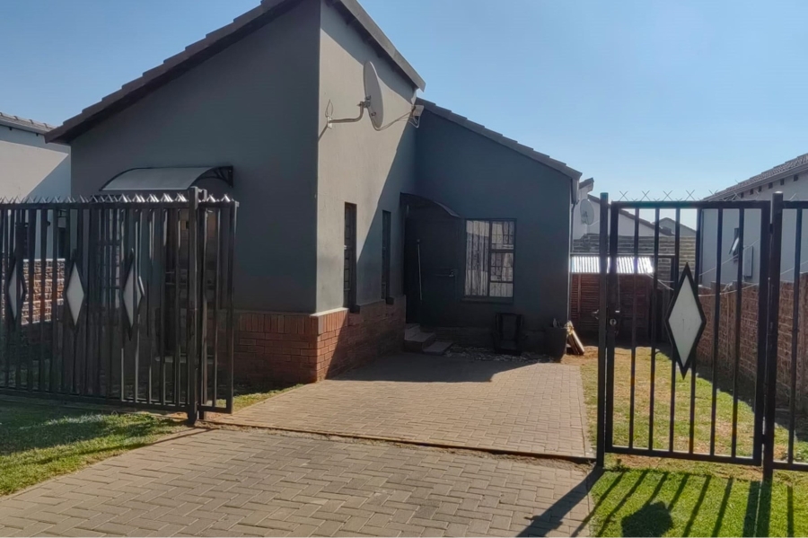 To Let 3 Bedroom Property for Rent in South Hills Gauteng