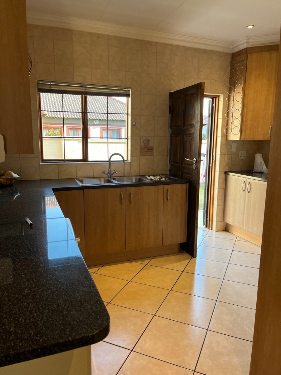 3 Bedroom Property for Sale in Sunair Park Gauteng