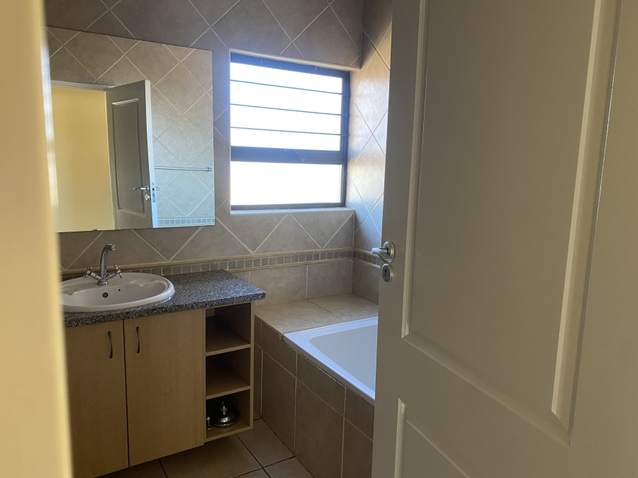 4 Bedroom Property for Sale in The Wilds Gauteng