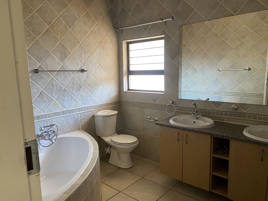 4 Bedroom Property for Sale in The Wilds Gauteng
