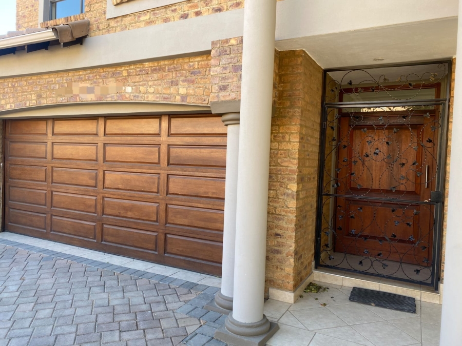 4 Bedroom Property for Sale in The Wilds Gauteng