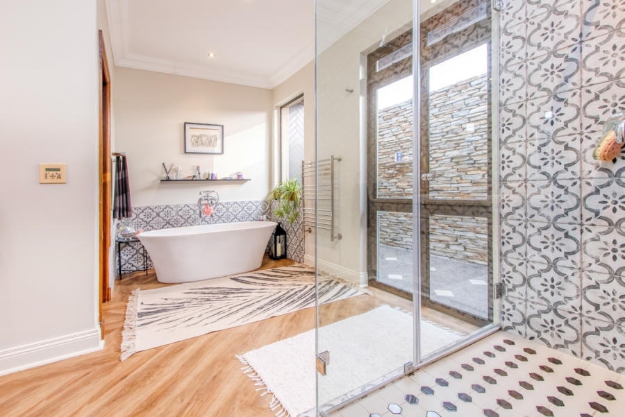 5 Bedroom Property for Sale in Dainfern Golf Estate Gauteng